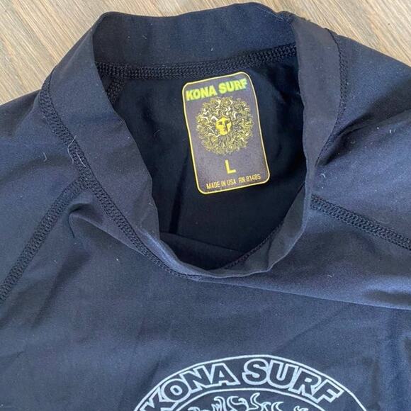 Short Sleeve Rash Guards - Picture 4 of 6